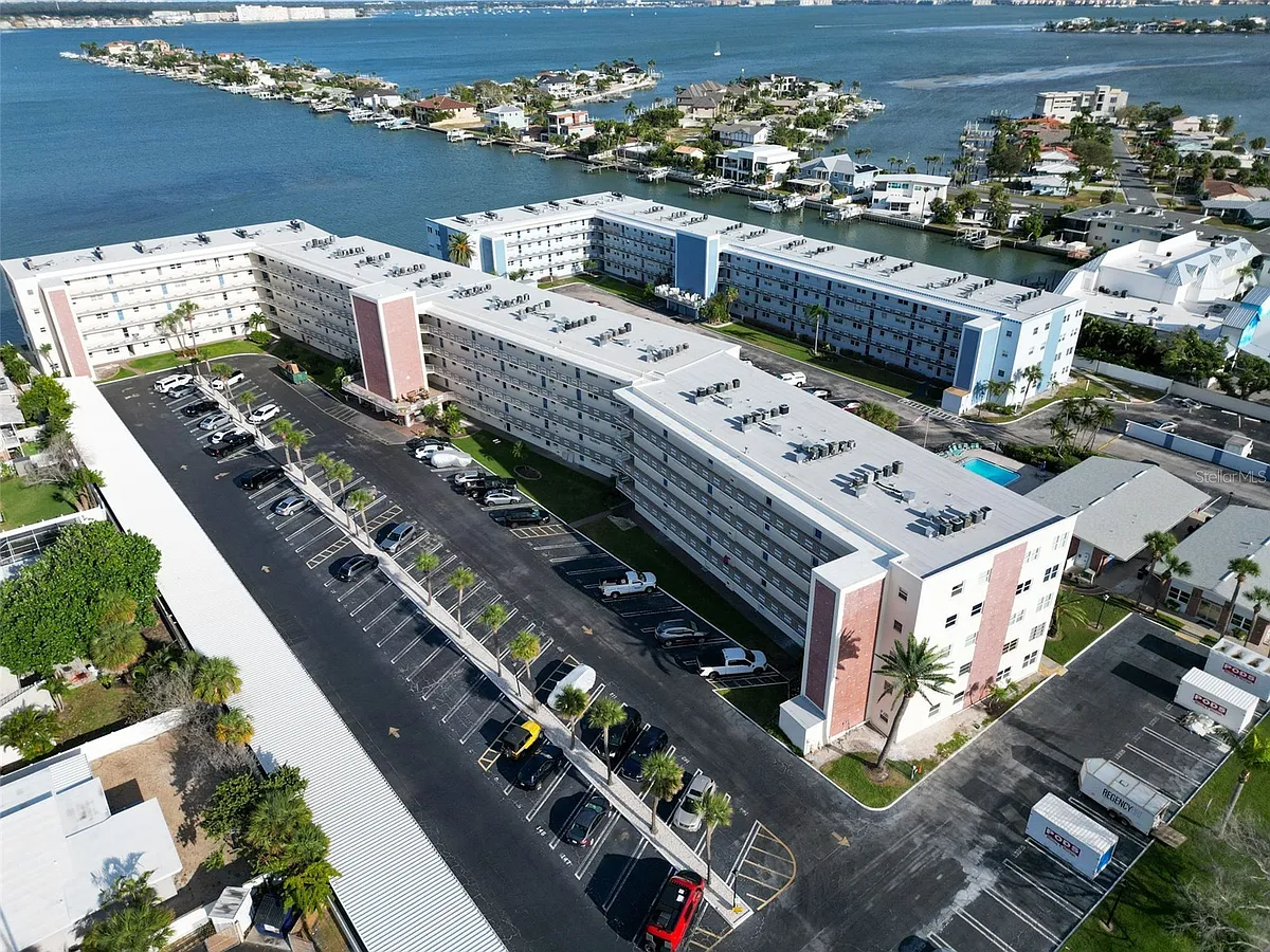 Building Photo - 5575 Gulf Blvd #421