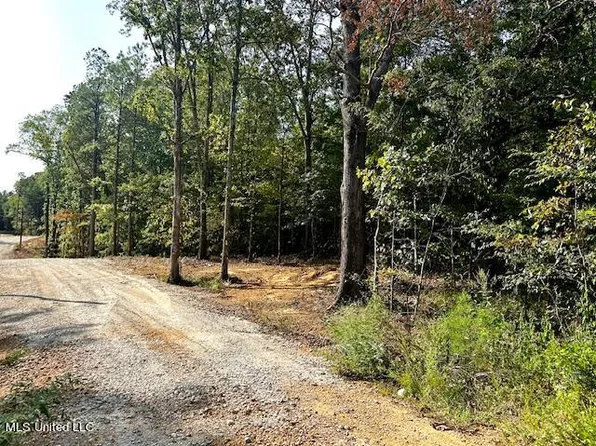 14000 Davenport Rd #2, Byhalia, MS 38611