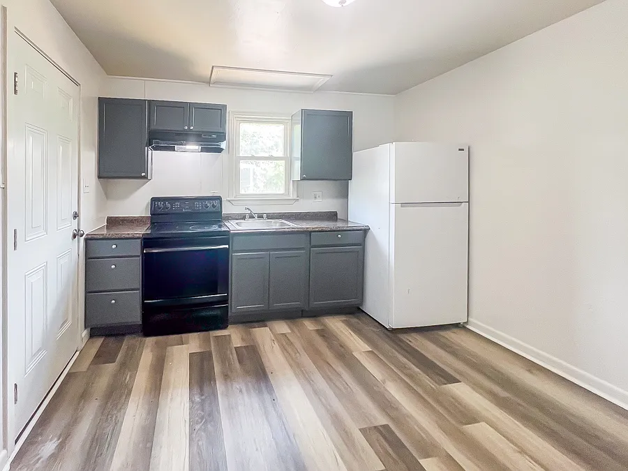2 bed, 1.5 bath, $999 — Photo 3