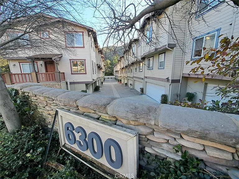 6300 Honolulu Ave — Photo 2