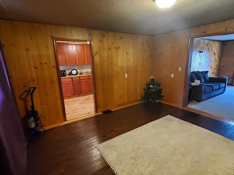213 Spring St #1 — Photo 5
