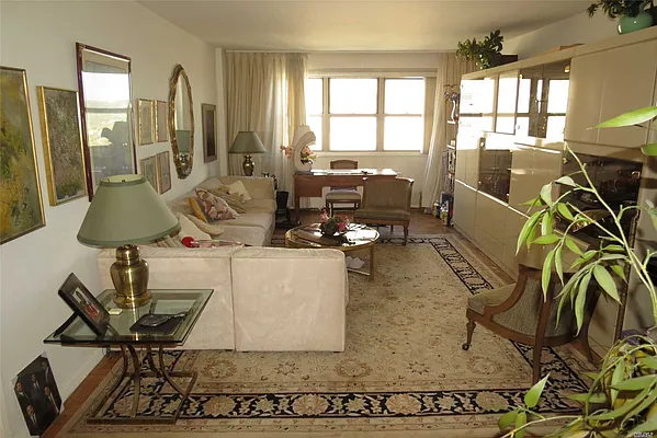 Sold by Benjamin Realty Since 1980 | media 52