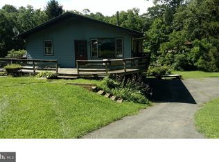 28 Yeager Rd, Lenhartsville, PA 19534