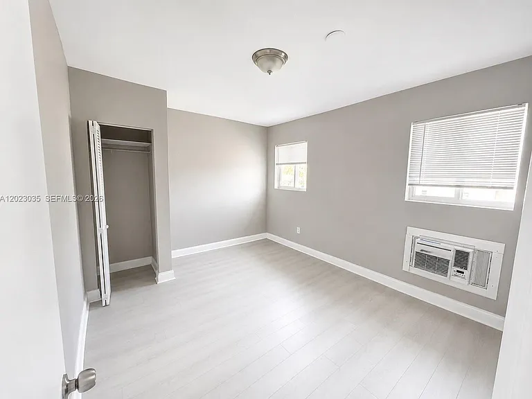 1920 Washington Ave #5 — Photo 14