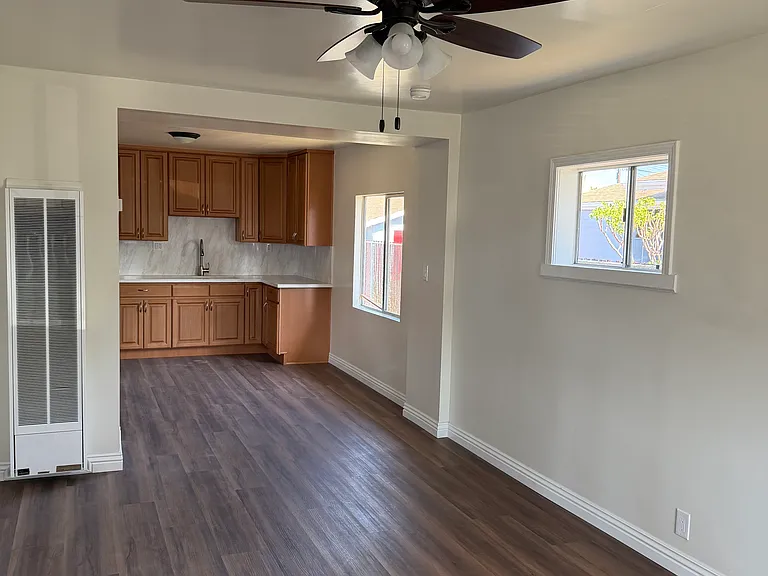 16616 S Virginia Ave — Photo 4