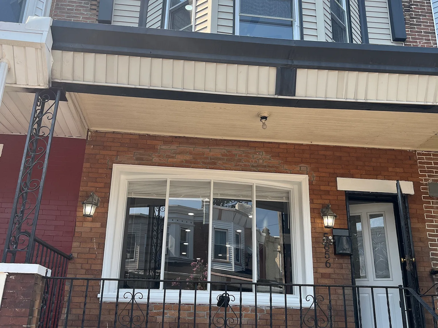 3 bed, 1062 sqft, $1,950 — Photo 1