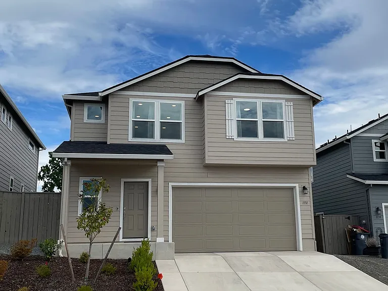 1131 Rutherford Dr — Photo 1