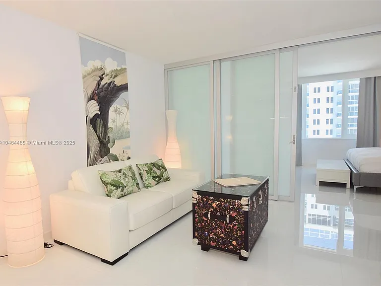2301 Collins Ave #815/814 — Photo 12