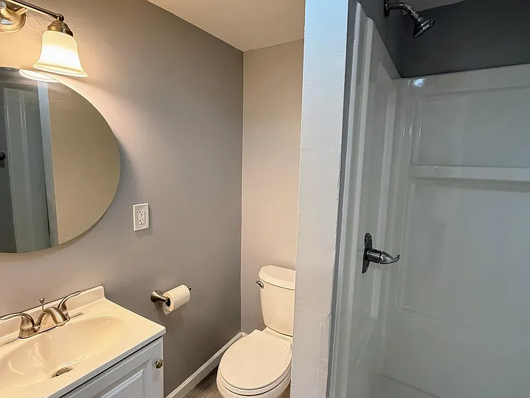 85 Rochelle St — Photo 6