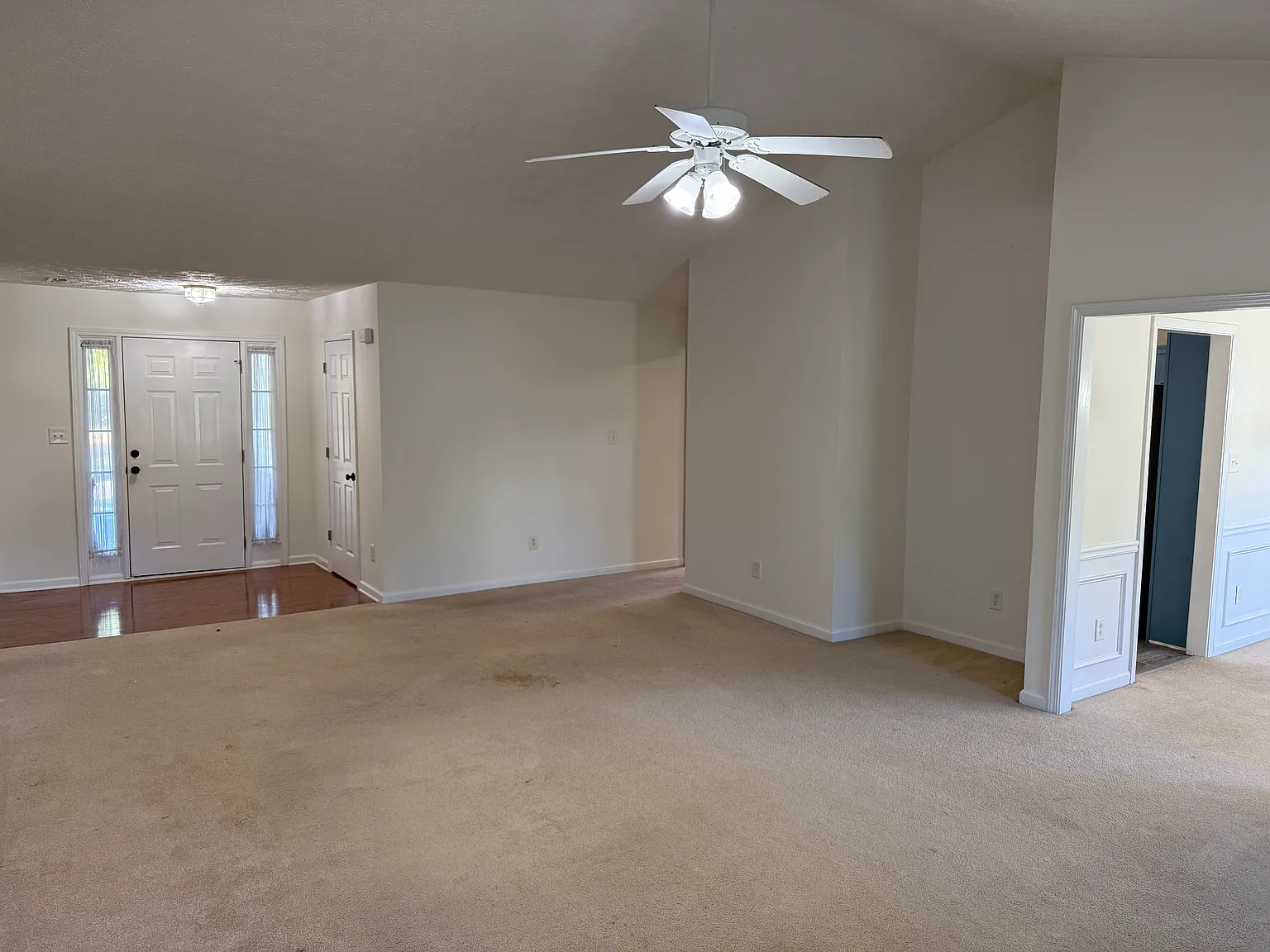 3 bed, 2.5 bath, 1787 sqft, $2,300 — Photo 4