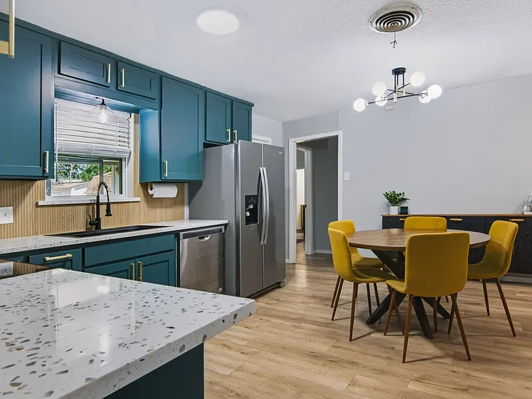 8005 Lazy Lane Rd — Photo 11