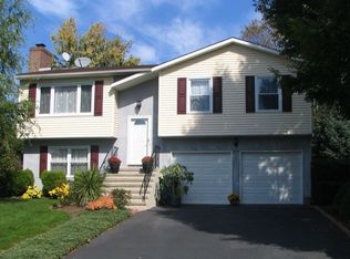 9 Garry Ct, Lawrence Township, NJ 08648
