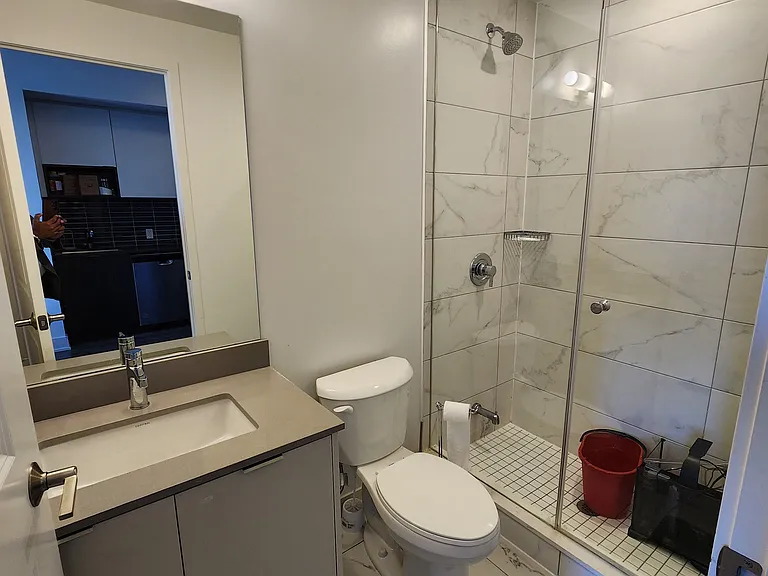 202 Burnhamthorpe Rd E #1207W — Photo 19