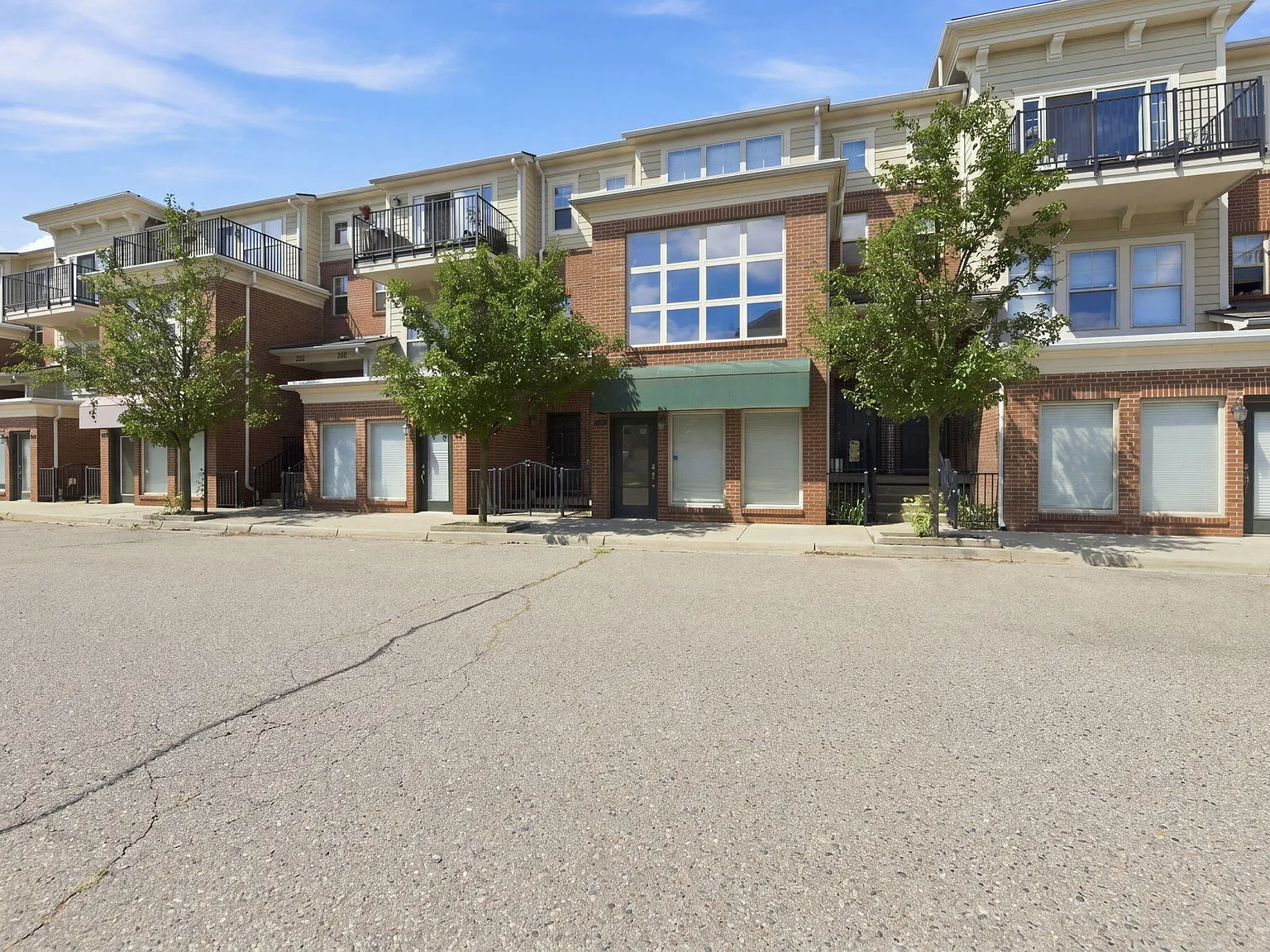 2 bed, 2.0 bath, 1568 sqft, $1,750 — Photo 3