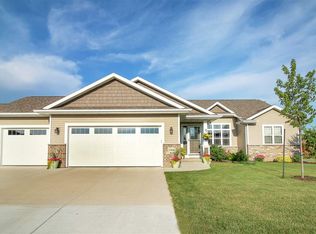 N9042 Papermaker Pass, Neenah, WI 54956