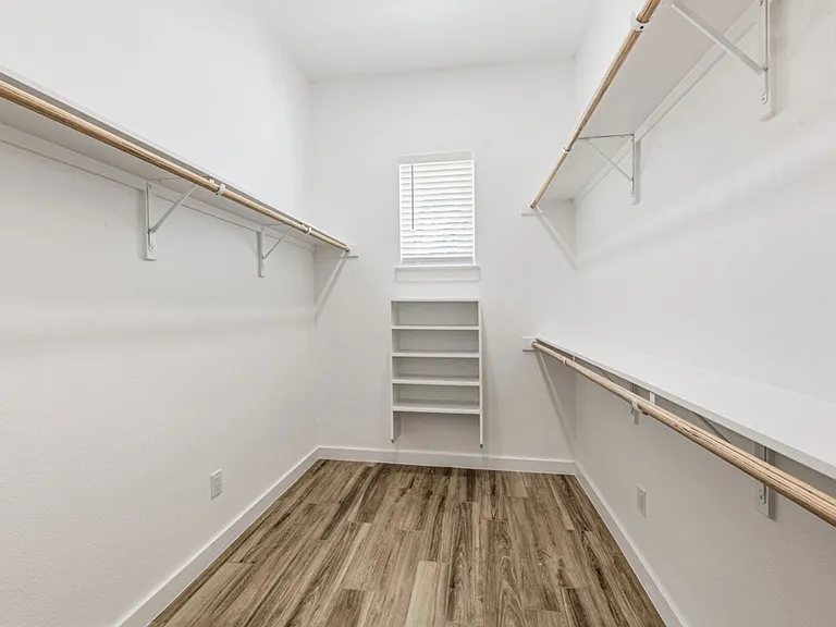 158 S Academy Ave — Photo 17