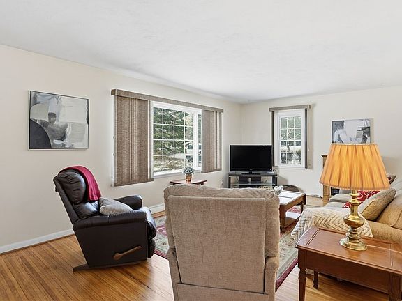 3rd image of 2010 Five Mile Line Rd