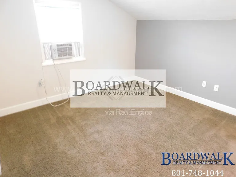 657 E Warnock Ave — Photo 33
