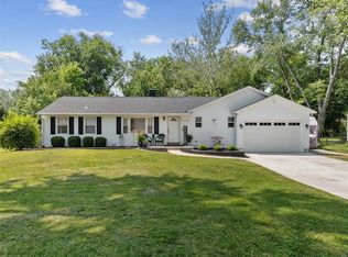 440 Essen Ln, Ballwin, MO 63021