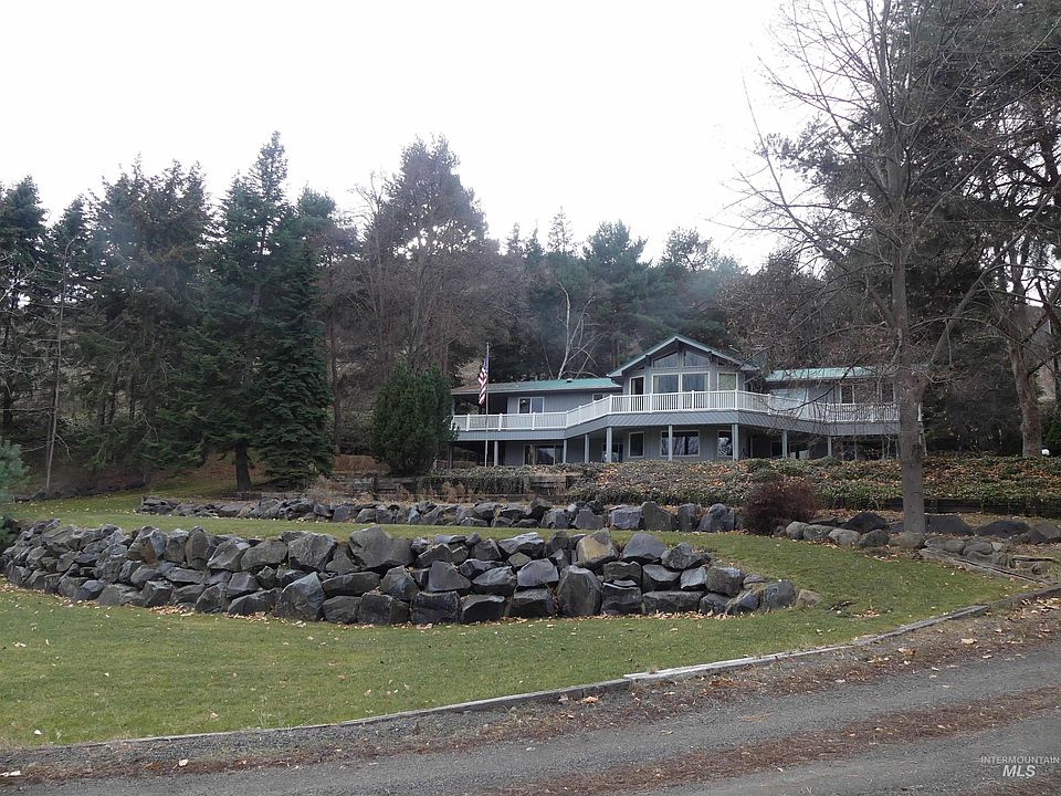 1st image of 24796 Blackberry Ln
