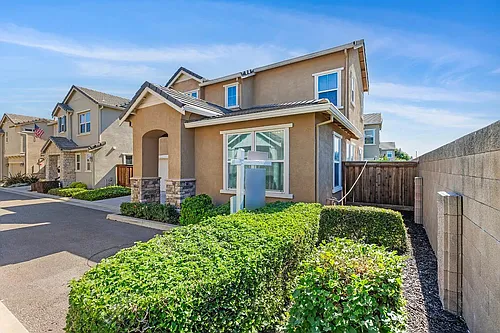 2260 Gallery Dr Photo 1