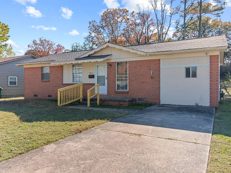 31 Rosemoor Dr — Photo 2