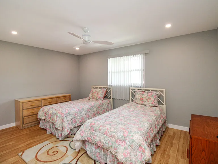600 Valley Stream Dr #F9 — Photo 38