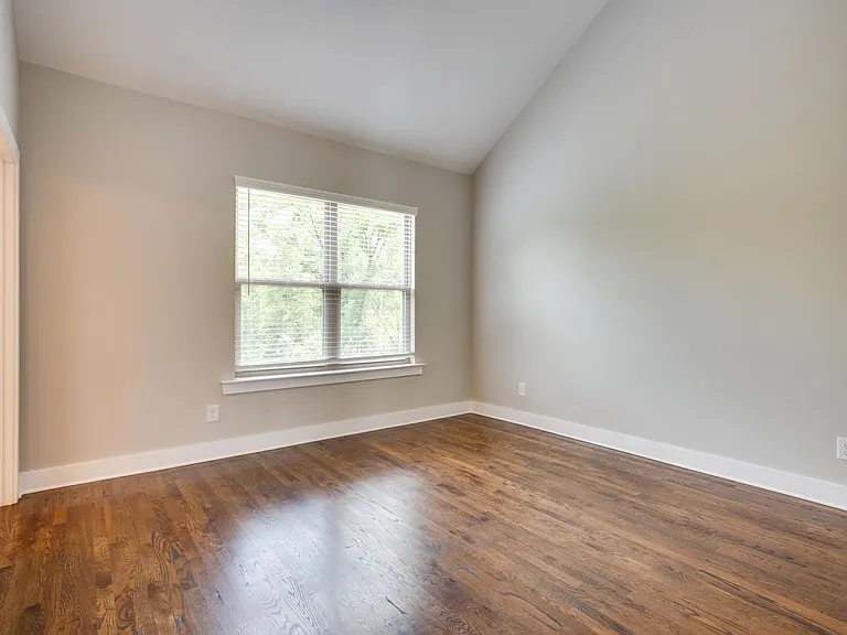 231 Thompson Park Dr — Photo 20