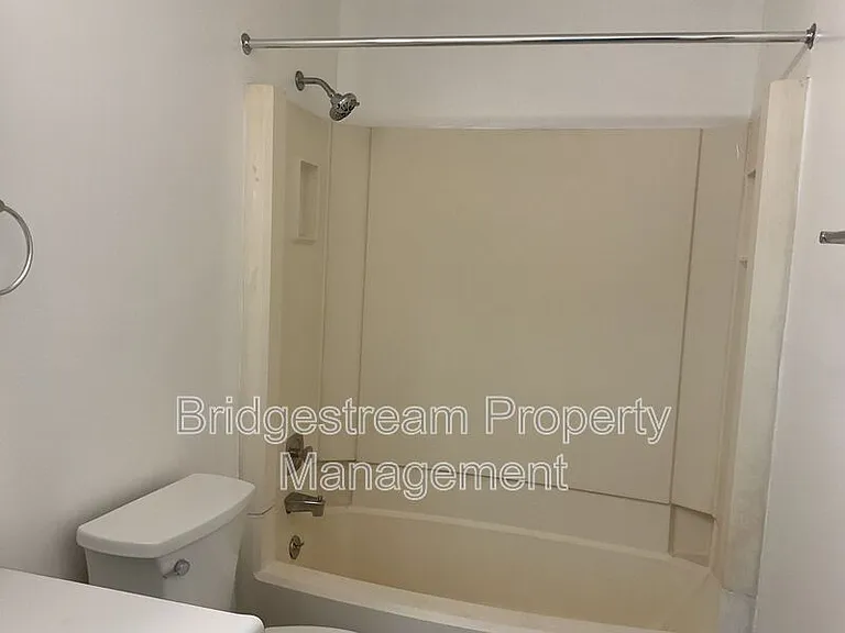 961 Taylorsview Dr — Photo 18