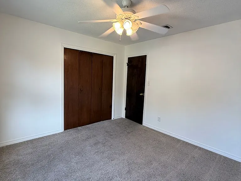 513 Landview St #D — Photo 11
