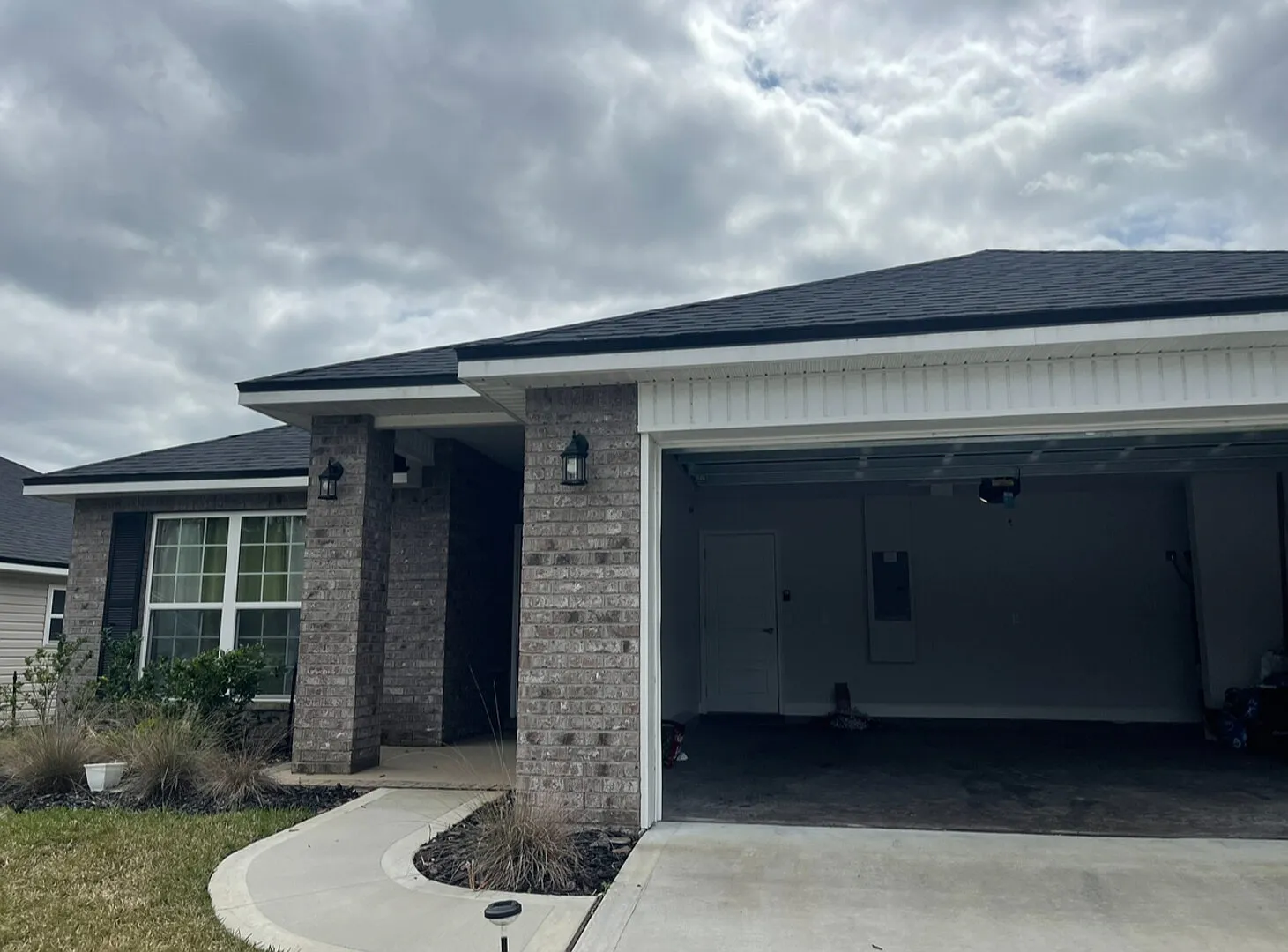 Peaceful and Spacious 4 BR / 2 BA Newly Built Home. Quick move in — Photo 2