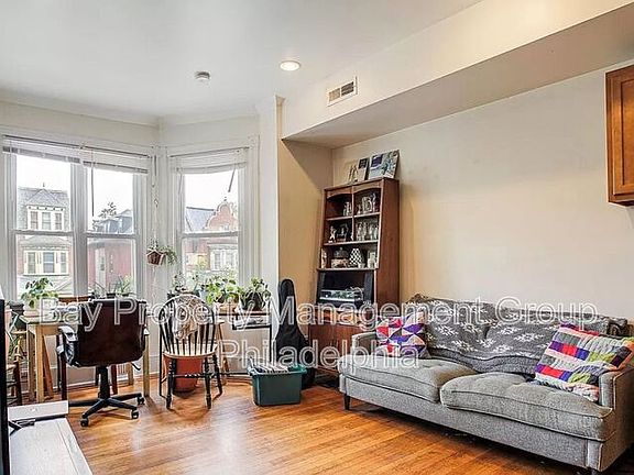 4th image of 4920 Cedar Ave Floor 2