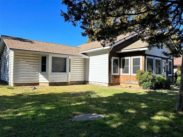 606 N Carr Ave, Wynnewood, OK 73098