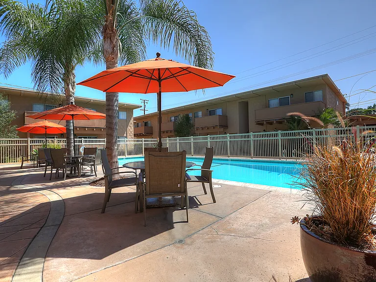 16251 Woodruff Ave — Photo 5