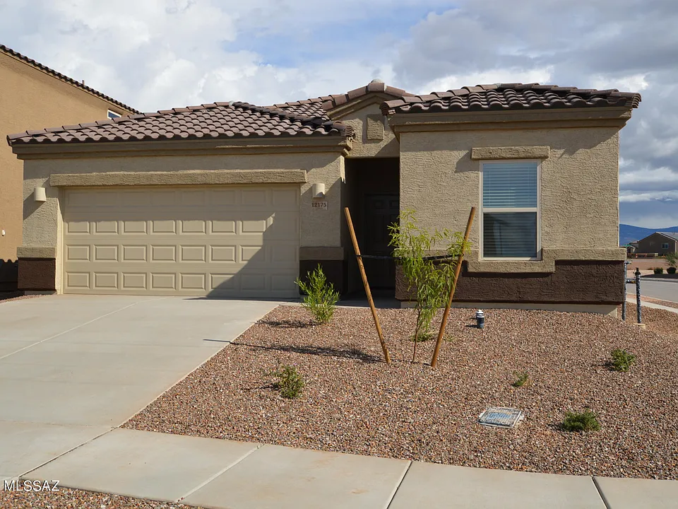 12175 E Metz Dr