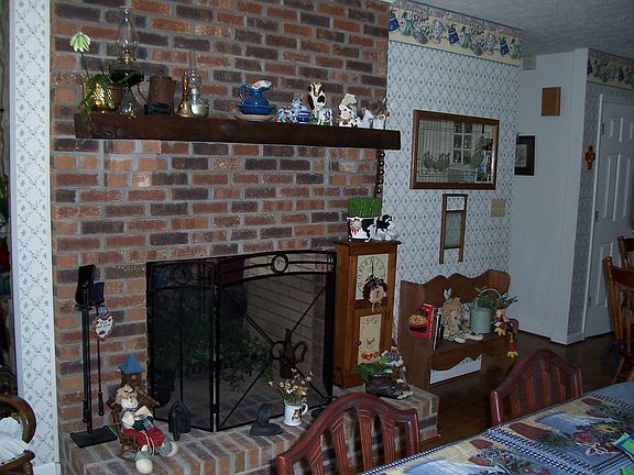 Kitchen/Dining Rm FP