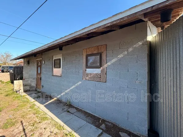 8406 Sevigny Dr, North Fort Myers, FL 33917