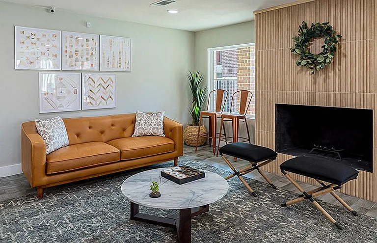 Brooksfield Apartments — Photo 8