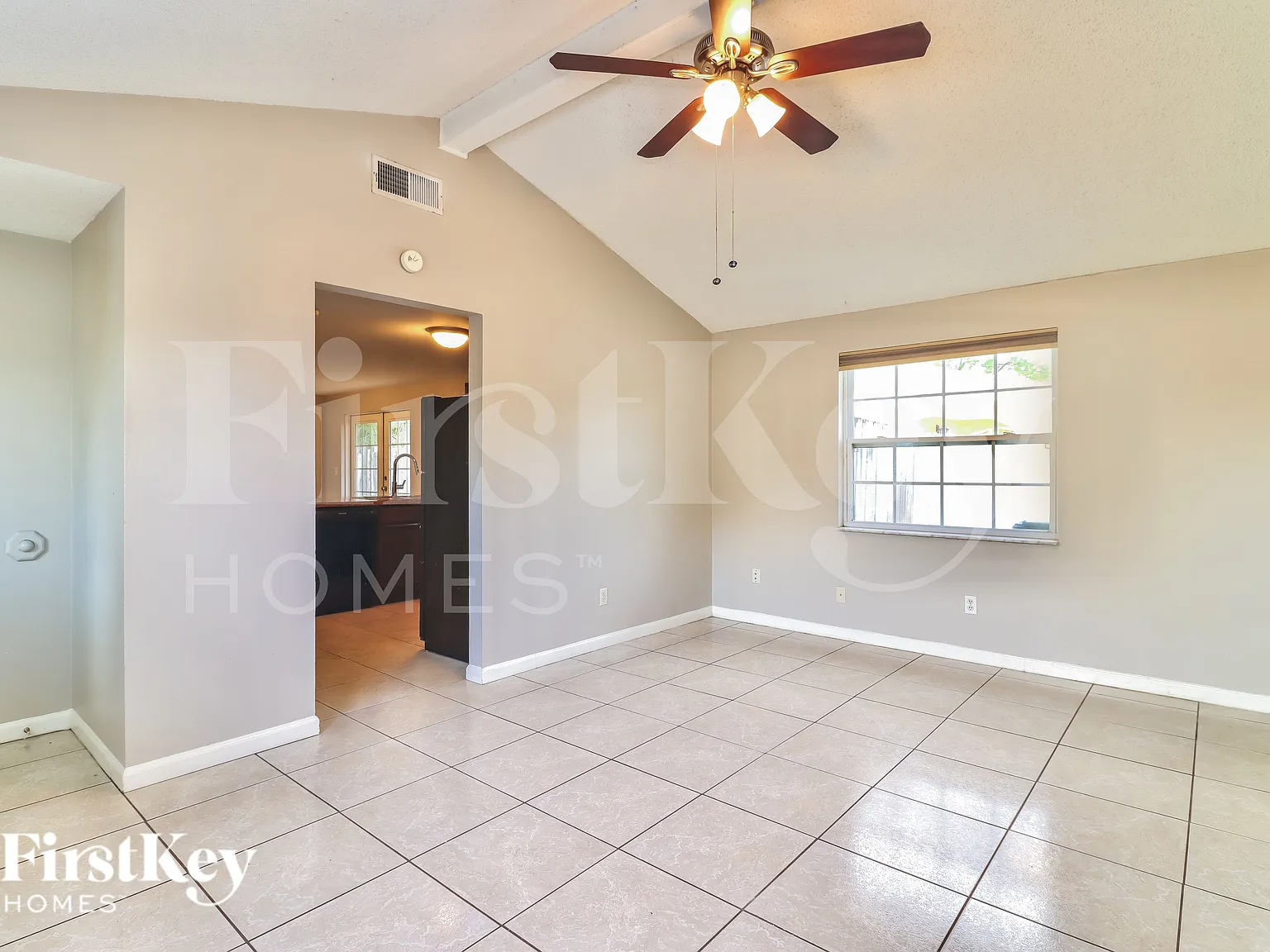 3 bed, 1.0 bath, 1119 sqft, $2,100 — Photo 4