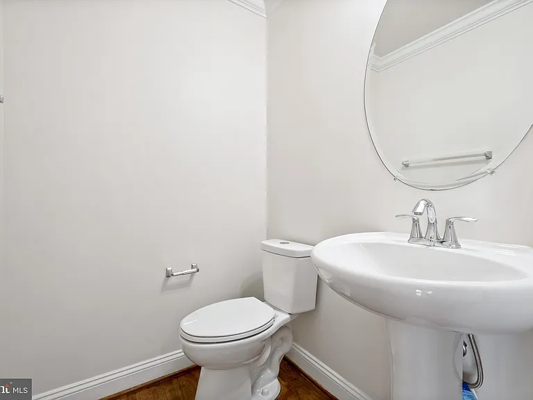 8342 Broderick Cir — Photo 11