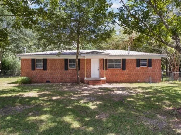 5706 Warrior Dr, Satsuma, AL 36572