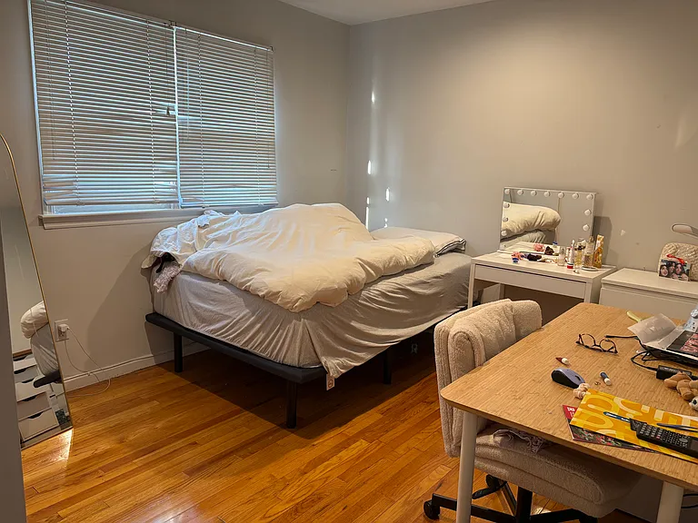 52 Oakwood Ave — Photo 18