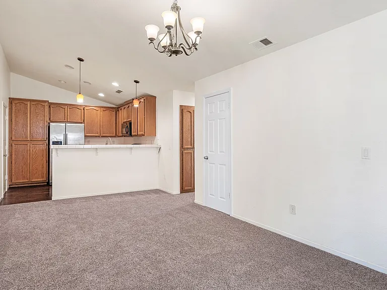 5710 Fox Creek Dr — Photo 5