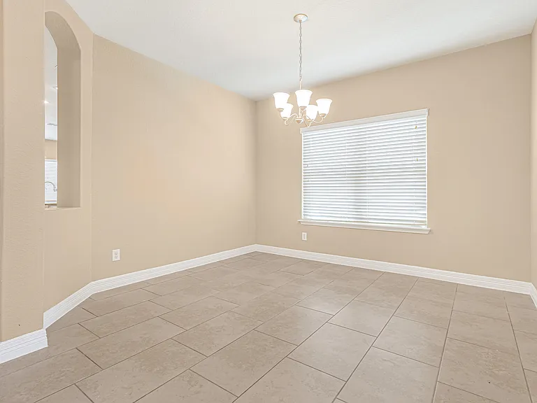 5488 Devonwood St — Photo 8