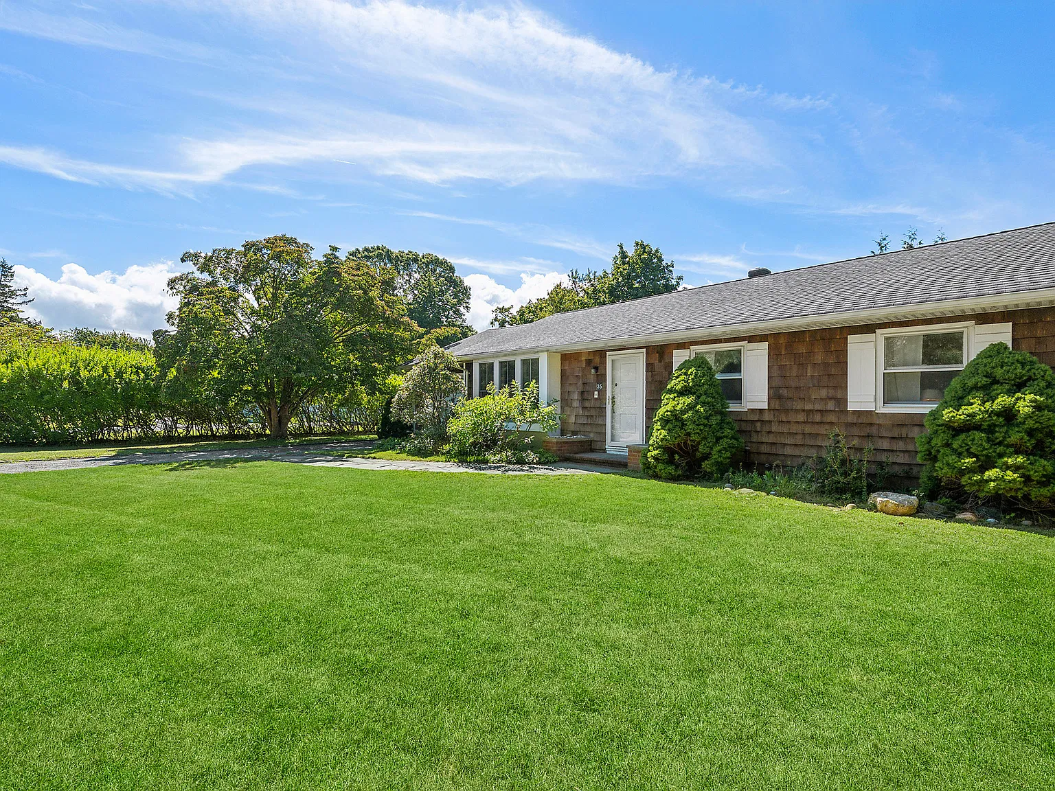 Amazing Winter Rental with a Perfect Location in Sag Harbor — Photo 2