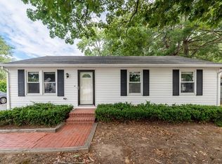 28 Dingwell St, Lowell, MA 01851