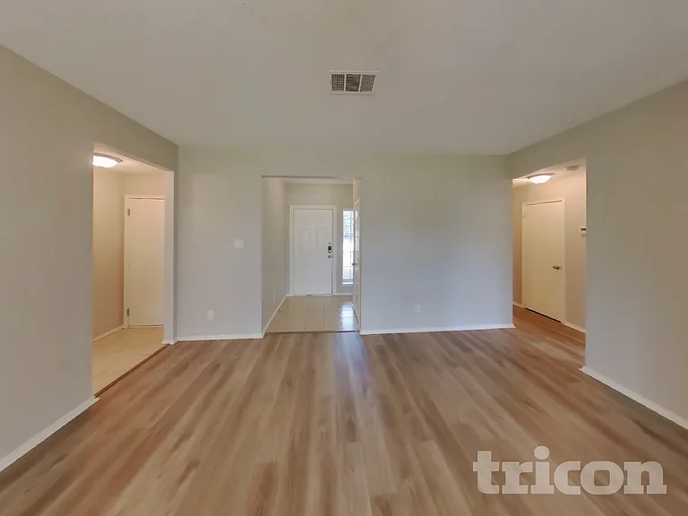 521 Olive St — Photo 3