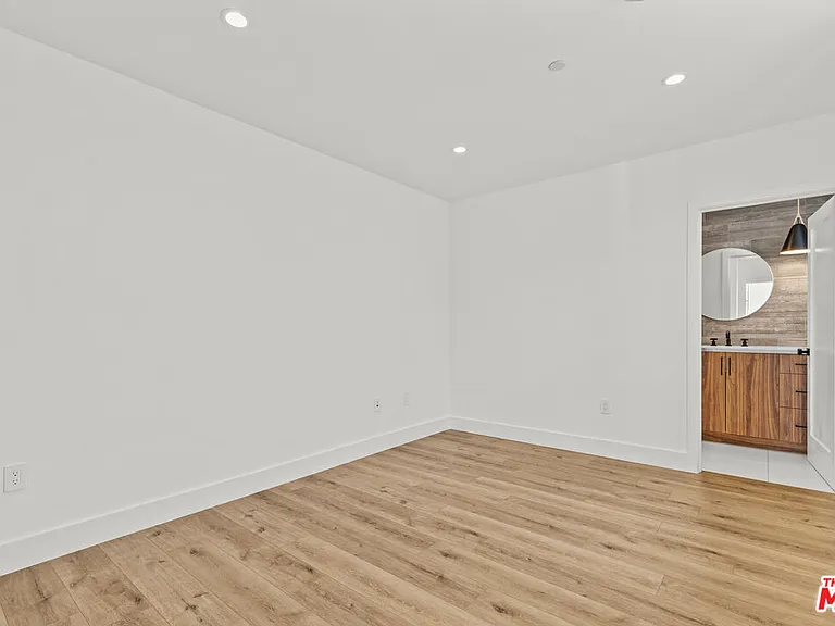 5536 Tova Rd — Photo 12
