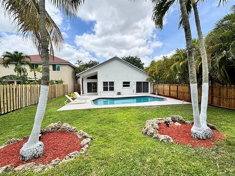 2990 NW 68th Ave — Photo 42