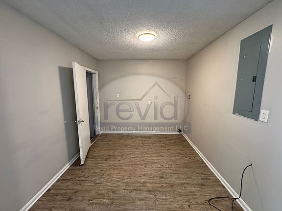 4th image of 4082 Archer Dr